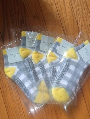 NWT Set of Five Beekman 1802 Fuzzy Ankle Socks ■ Gray, White & Yellow